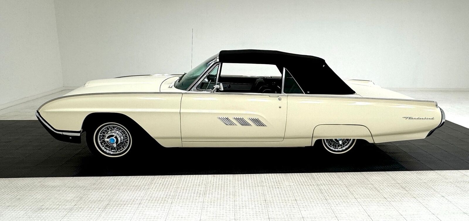 Ford-Thunderbird-Cabriolet-1963-White-Black-163332-2