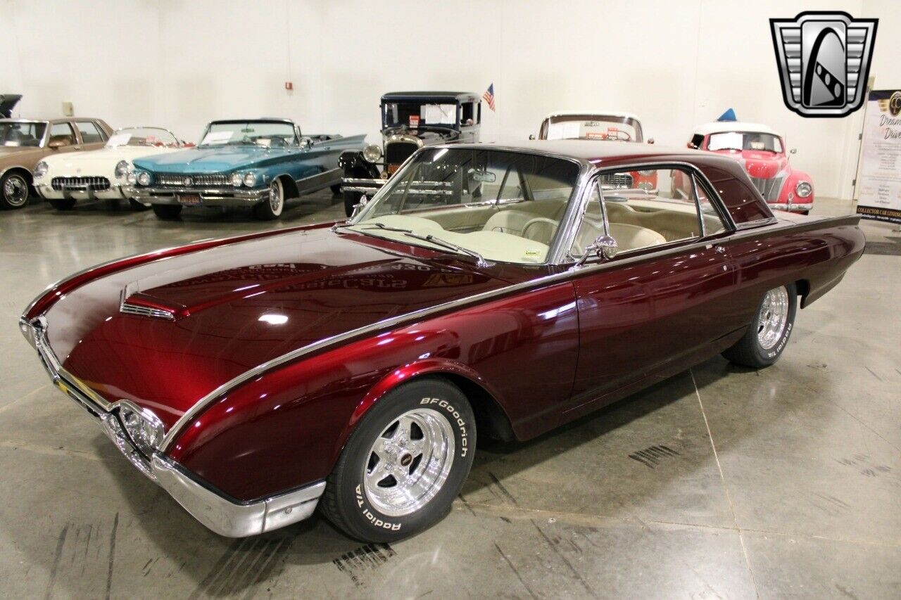 Ford-Thunderbird-Coupe-1962-Candy-Brandy-Wine-Tan-145060-2