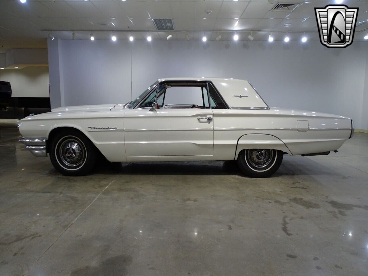 Ford-Thunderbird-Coupe-1964-White-Red-72586-3