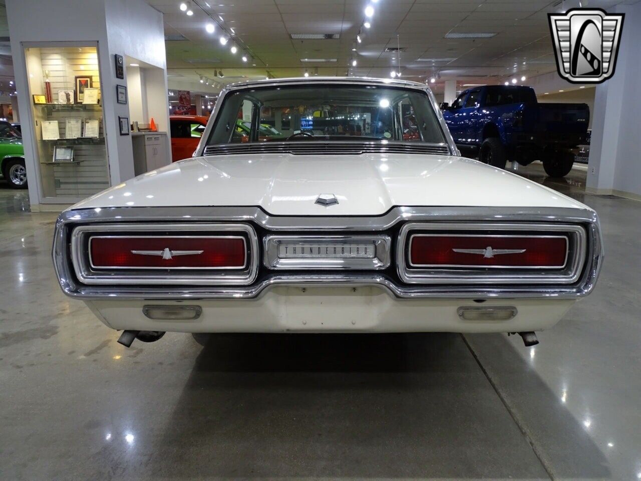 Ford-Thunderbird-Coupe-1964-White-Red-72586-5