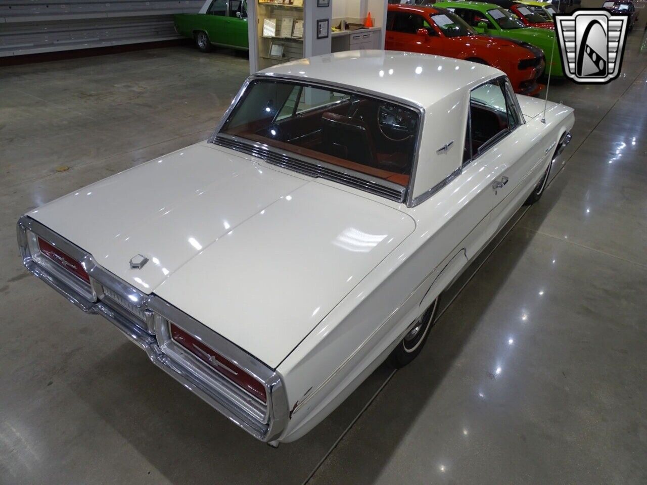 Ford-Thunderbird-Coupe-1964-White-Red-72586-6