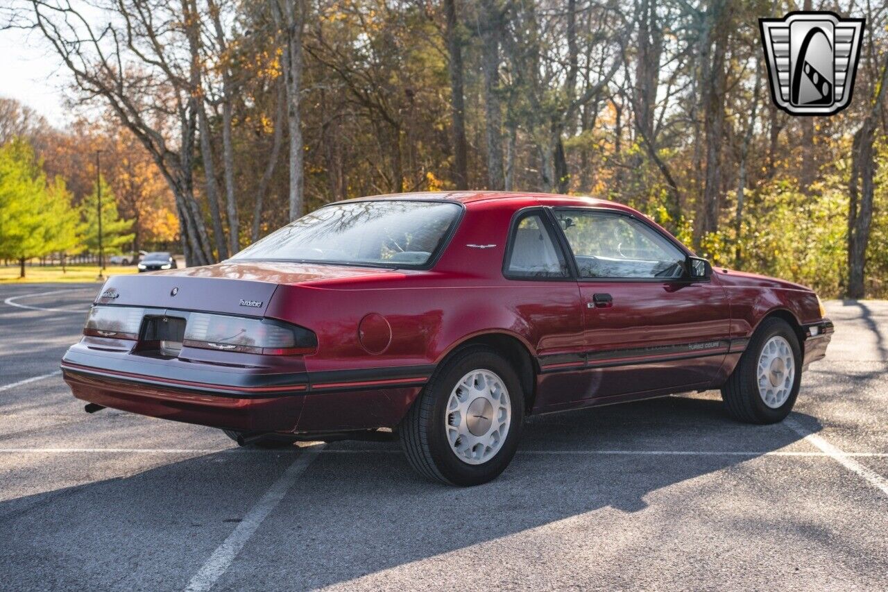 Ford-Thunderbird-Coupe-1988-Maroon-Beige-100149-6