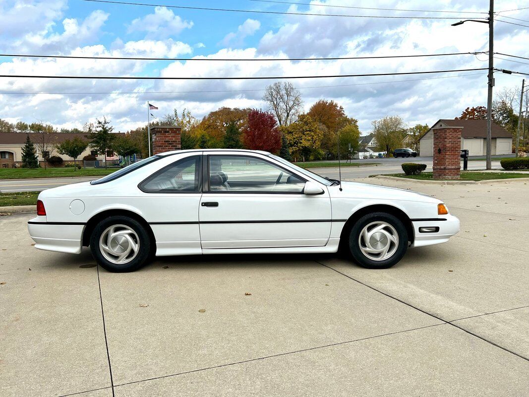 Ford-Thunderbird-Coupe-1991-White-Red-94951-4