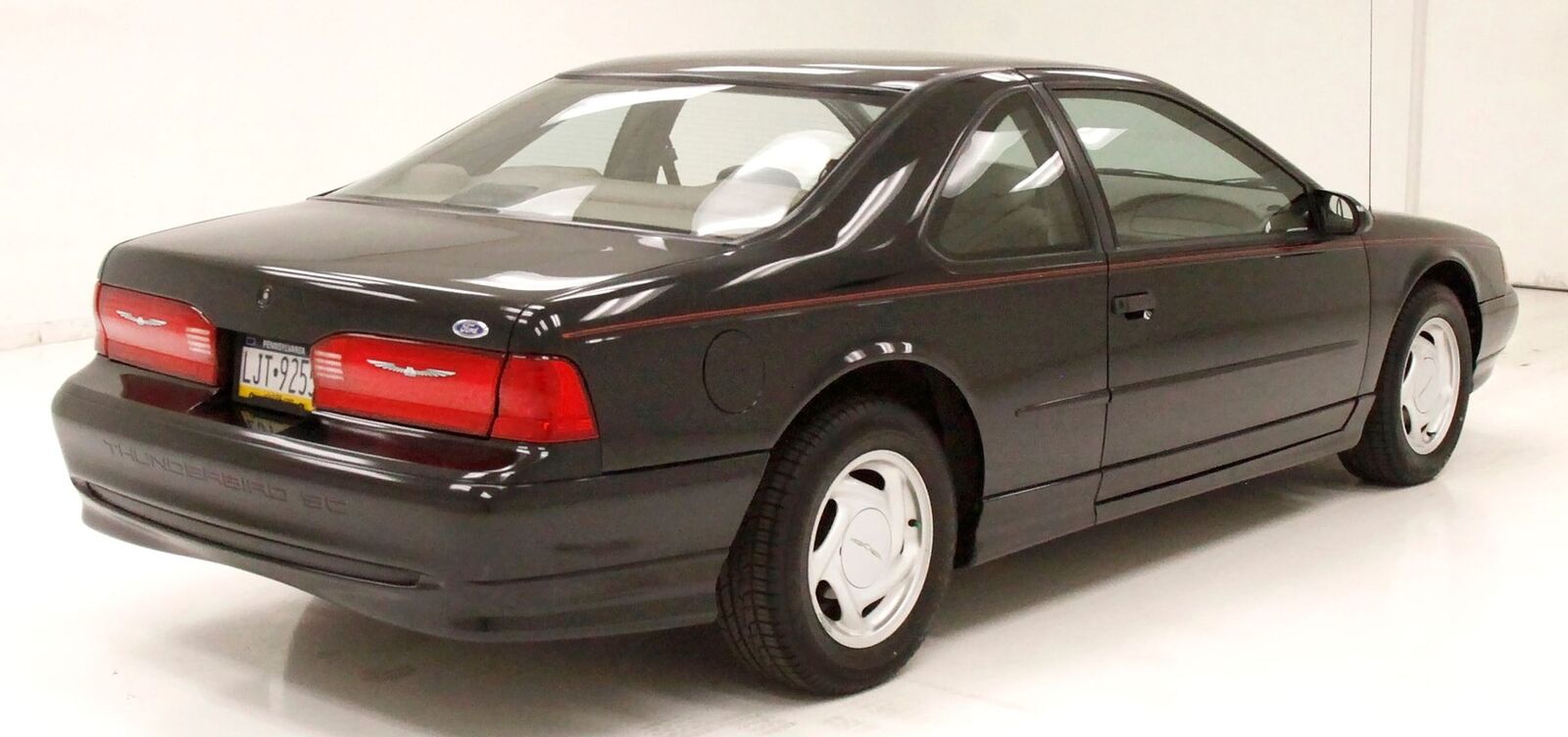 Ford-Thunderbird-Coupe-1995-Black-Mocha-56327-4