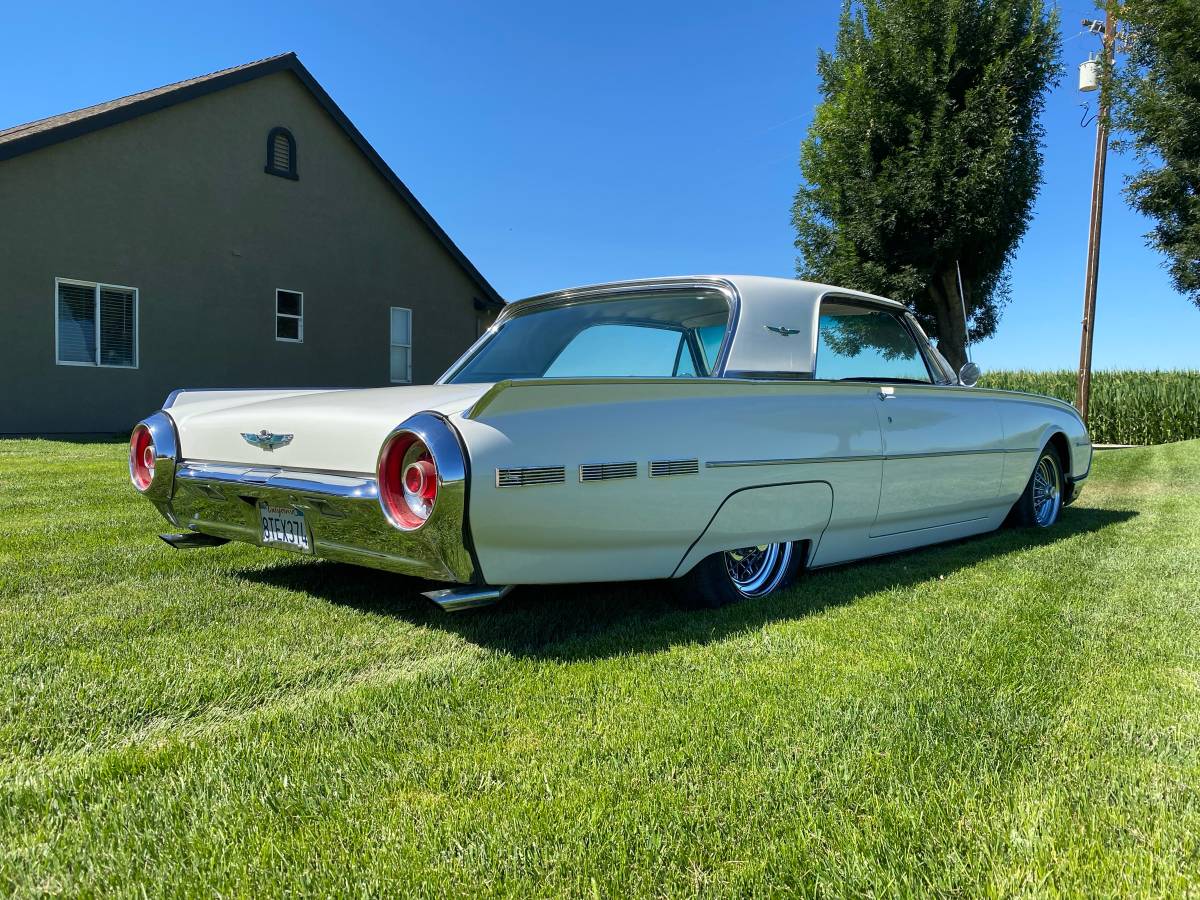 Ford-Thunderbird-coupe-1962-white-117916-3