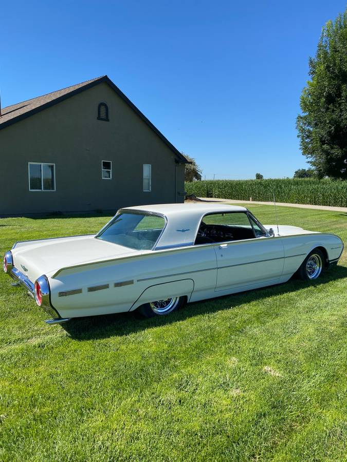 Ford-Thunderbird-coupe-1962-white-117916-4