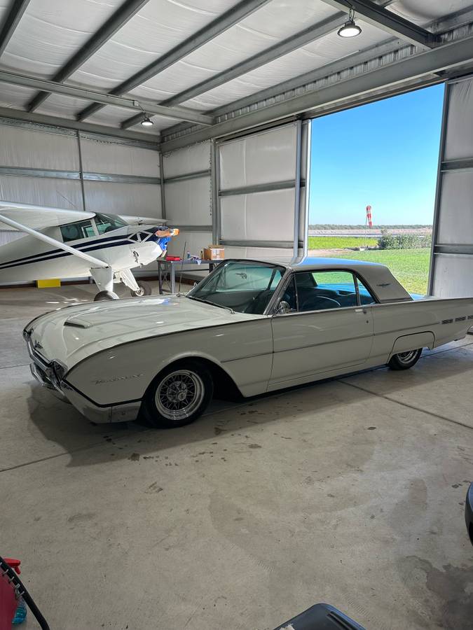 Ford-Thunderbird-coupe-1962-white-117916-8