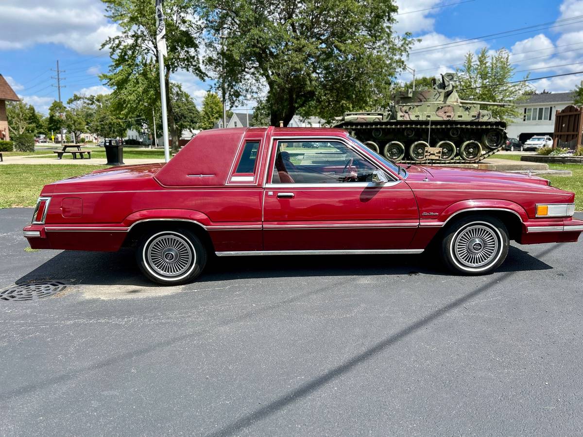 Ford-Thunderbird-landau-1981-117017-14