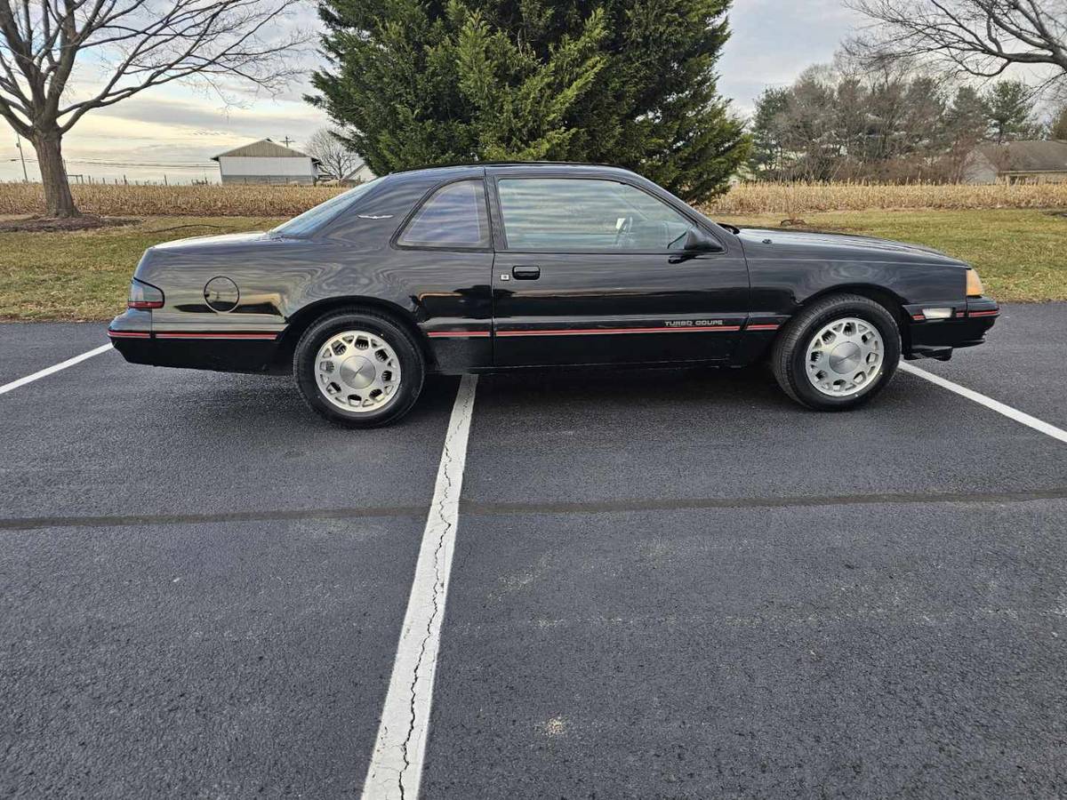 Ford-Thunderbird-turbo-coupe-1987-black-212433-2