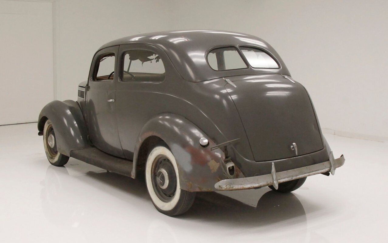 Ford-Tudor-Sedan-Berline-1937-Gray-Tan-115335-2