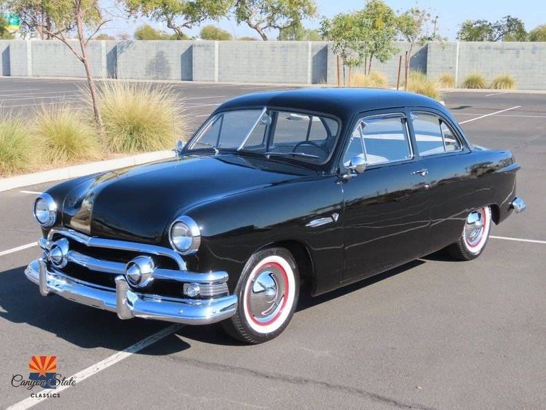 Ford-Tudor-deluxe-1951-black-97701-4