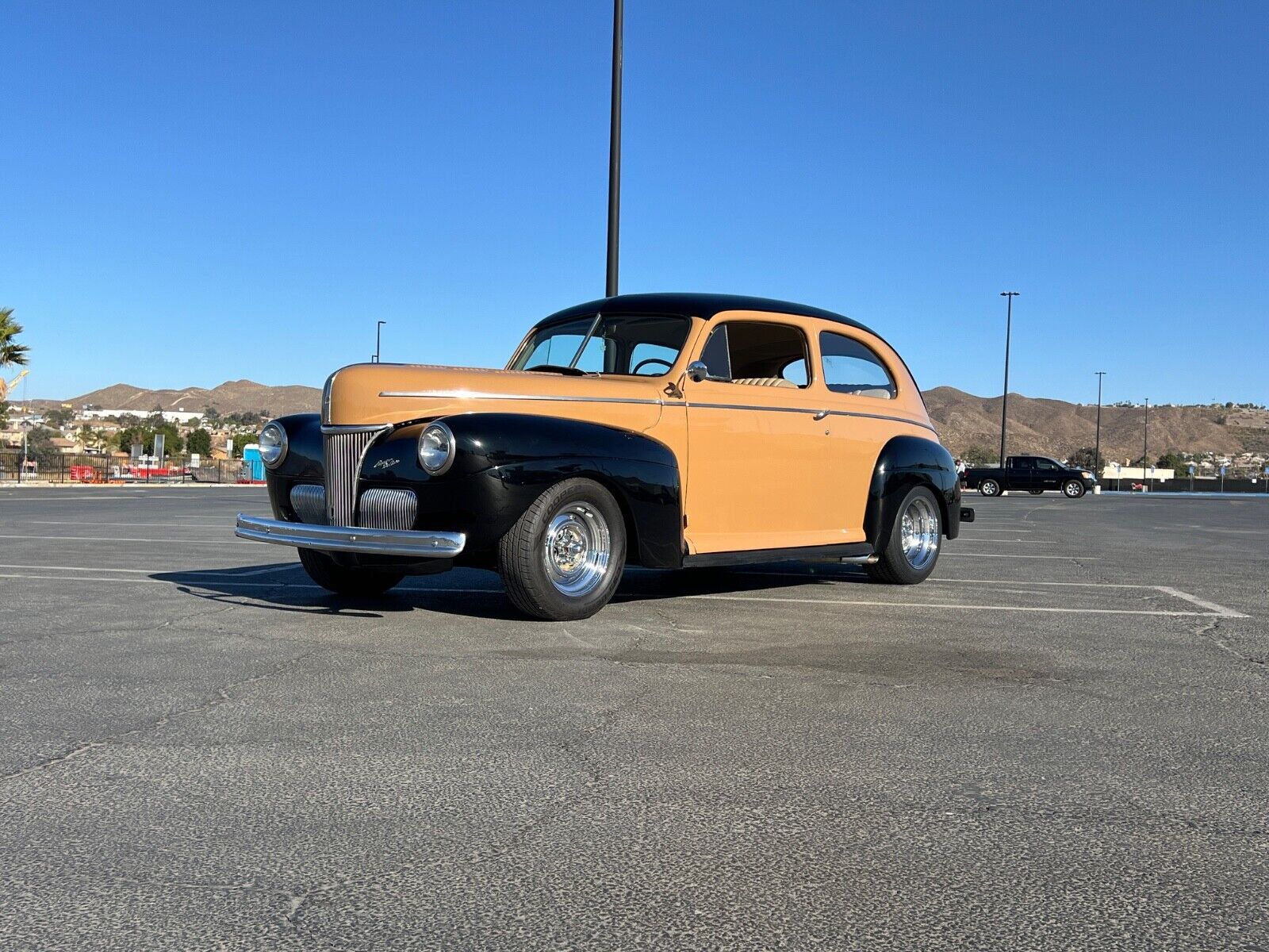 Ford-V-8-Berline-1941-BlackTan-Cream-805-21