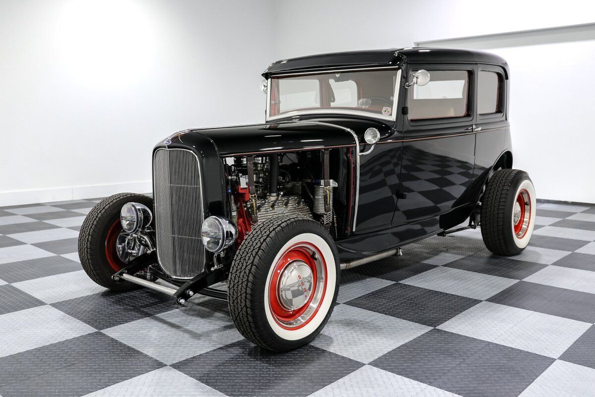 Ford-Victoria-Coupe-1930-Black-Tan-4057-2