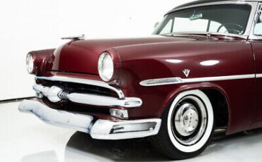 Ford-Victoria-Coupe-1953-Burgundy-Black-2483-5