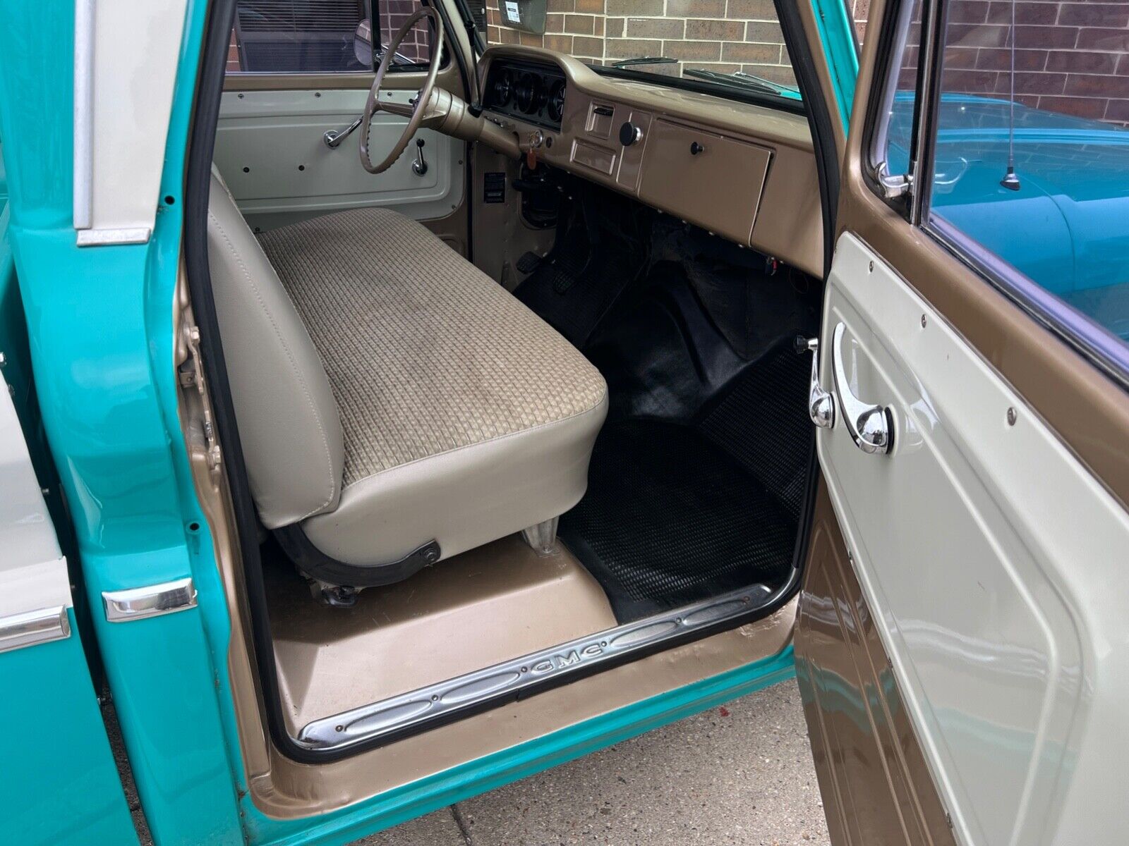 GMC-1000-1965-Turquoise-Champagne-78237-25