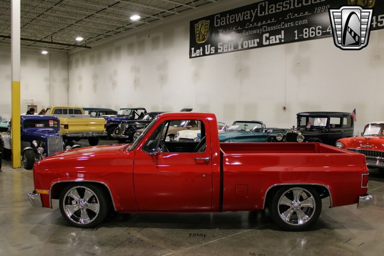 GMC-C-K-Pickup-1986-Red-Black-49729-2