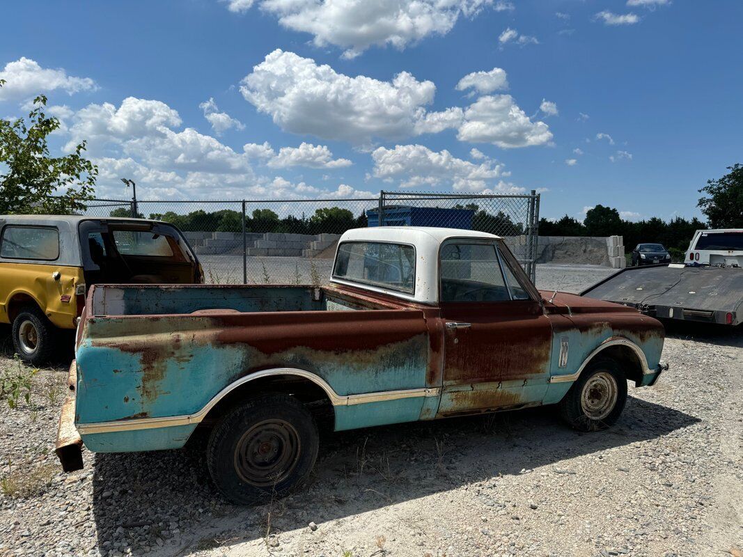 GMC-C10-1967-Turquoise-Silver-99999-31