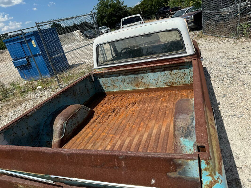 GMC-C10-1967-Turquoise-Silver-99999-33