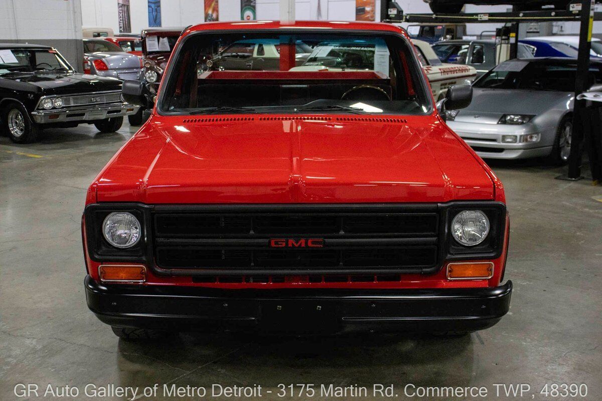 GMC-C10-1975-Red-Black-109-10