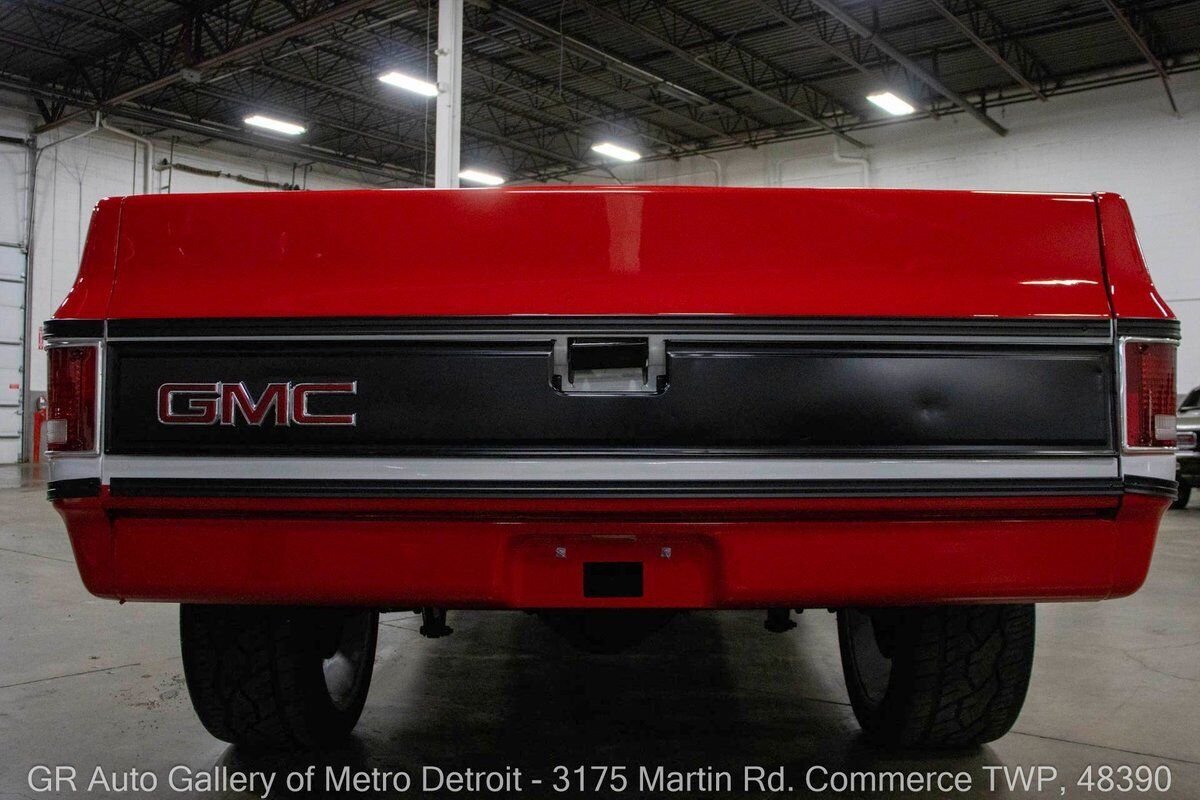 GMC-C10-1975-Red-Black-109-5