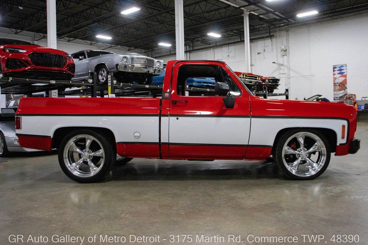 GMC-C10-1975-Red-Black-109-7