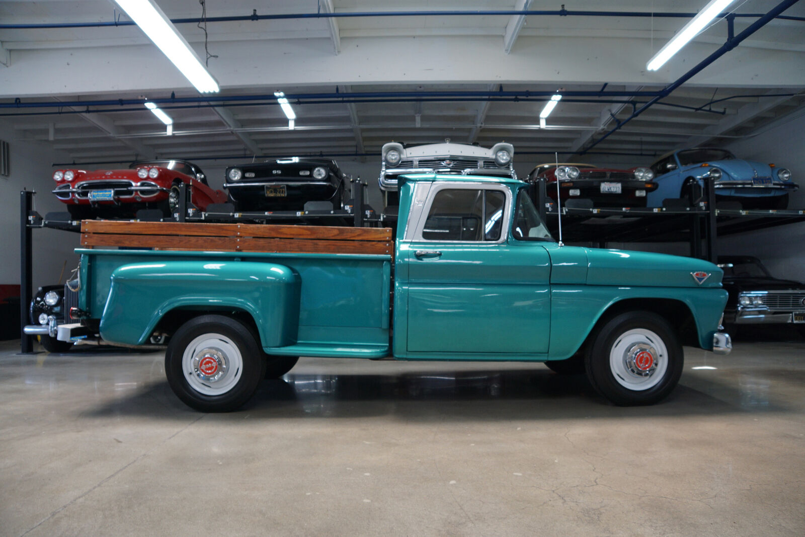 GMC-C15-Pickup-1963-Green-Tan-113781-2