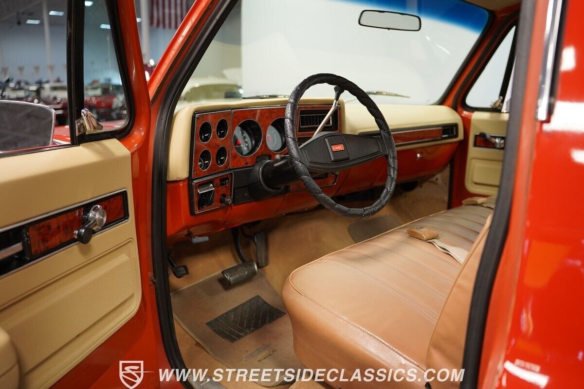 GMC-C25-Pickup-1975-Orange-Beige-12886-4