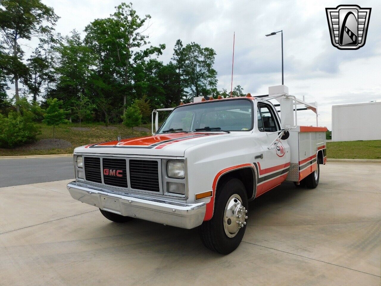 GMC-C3500-1985-Orange-Blue-140774-4