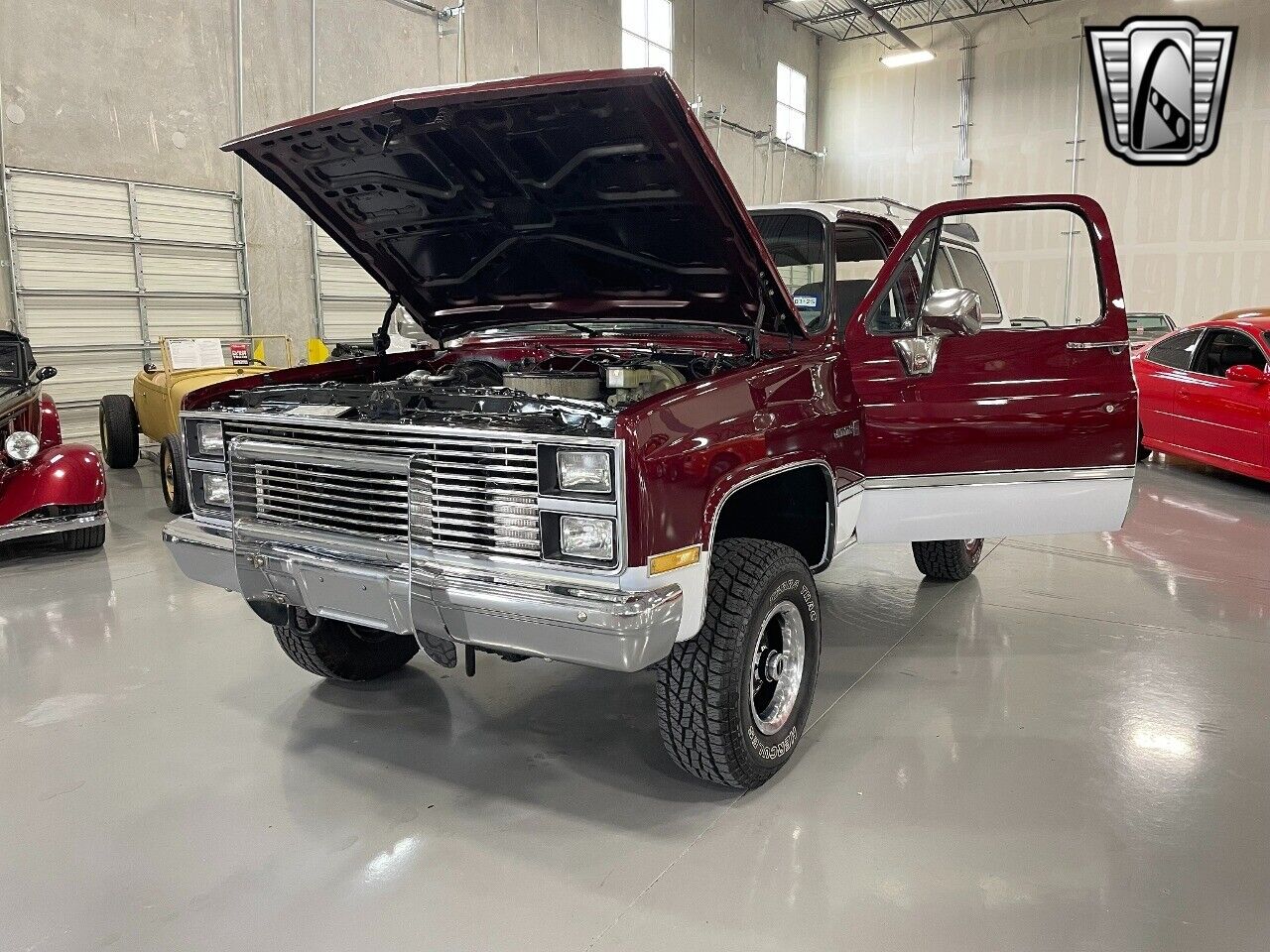 GMC-Jimmy-1984-Red-Gray-18409-8