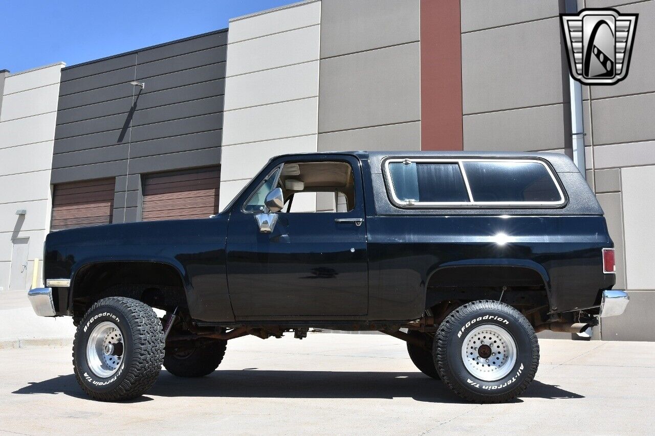 GMC-Jimmy-Pickup-1983-Black-Tan-77831-3