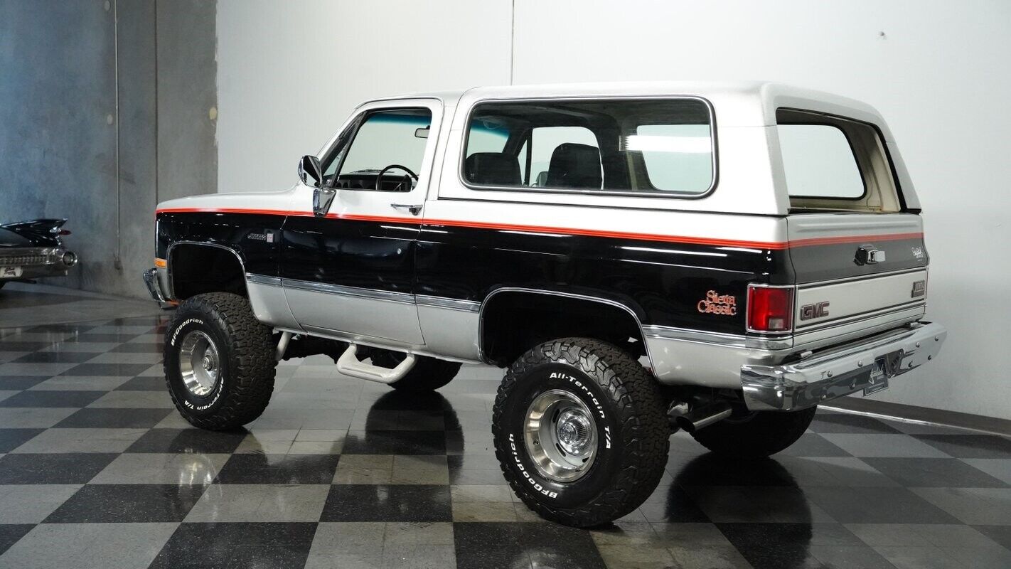 GMC-Jimmy-SUV-1985-Silver-Black-5704-6