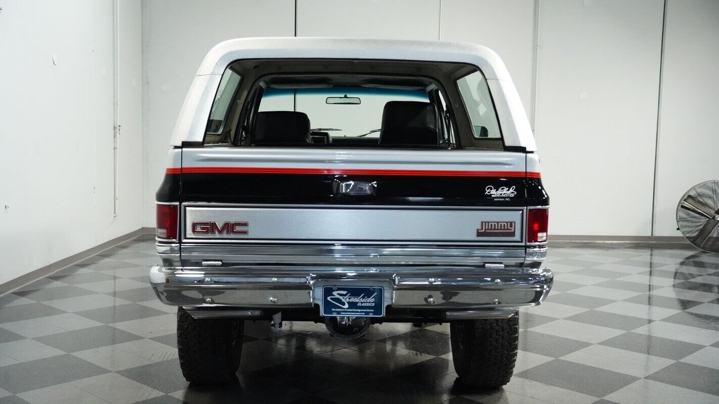 GMC-Jimmy-SUV-1985-Silver-Black-5704-8