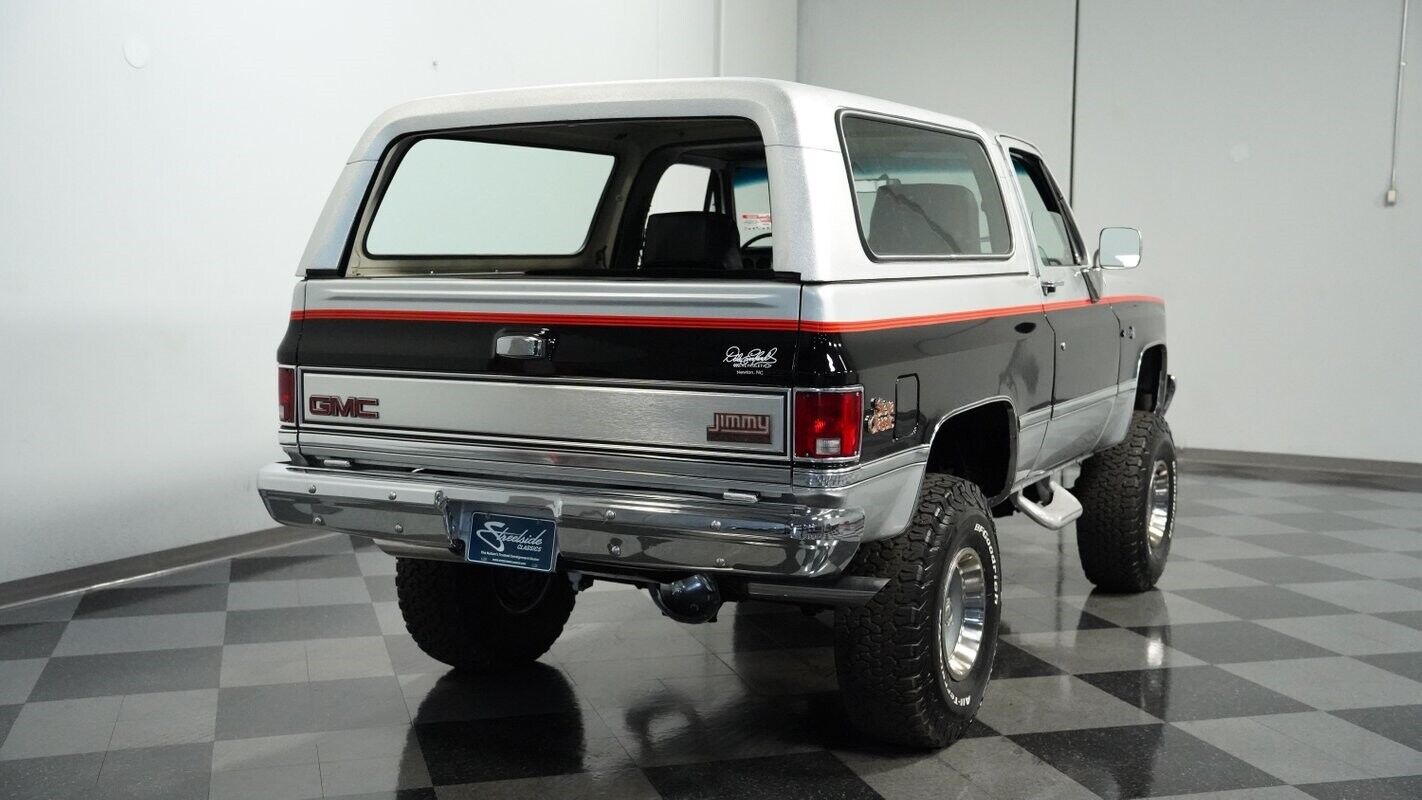 GMC-Jimmy-SUV-1985-Silver-Black-5704-9