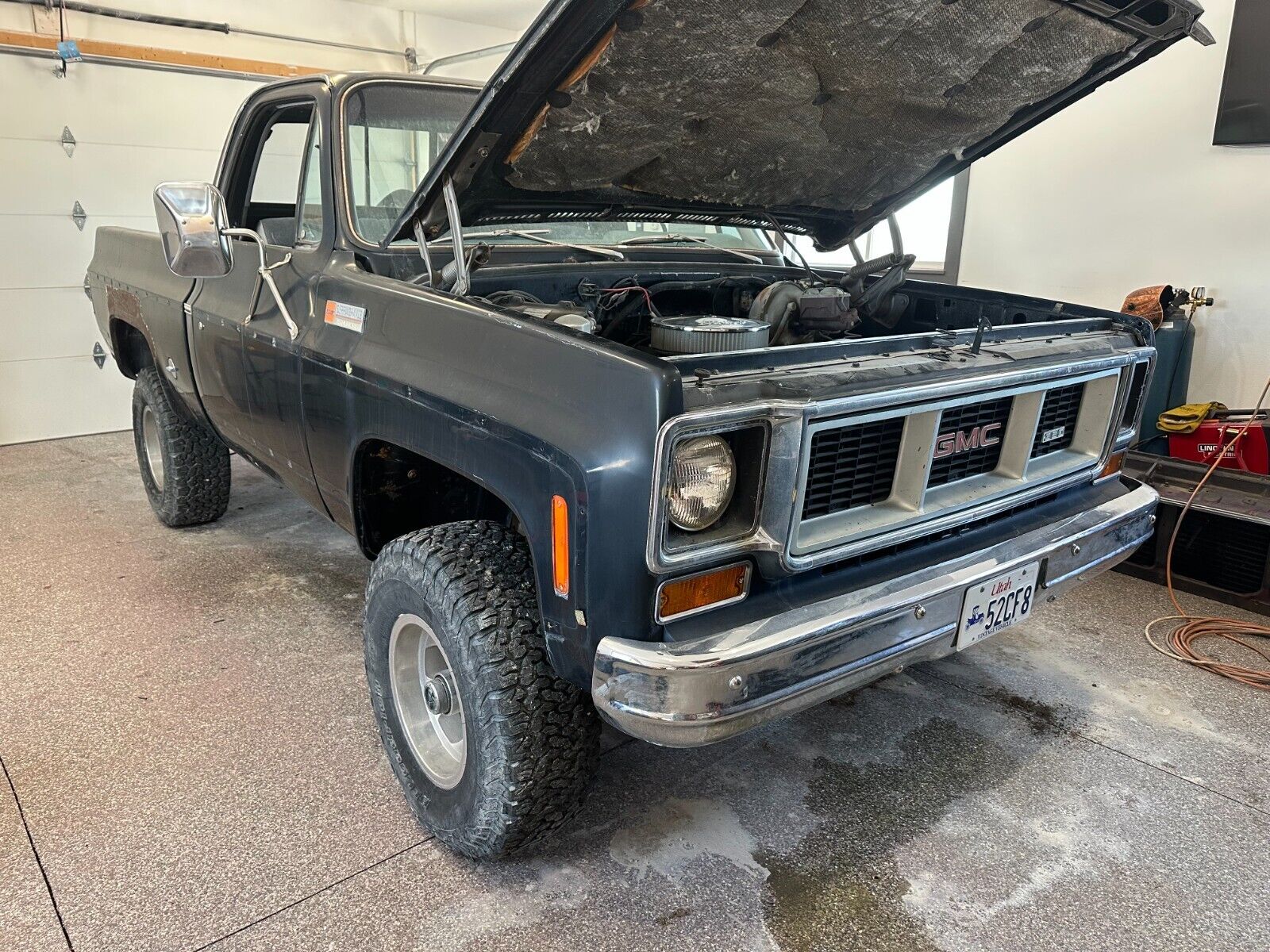 GMC K10 Pickup  year1}