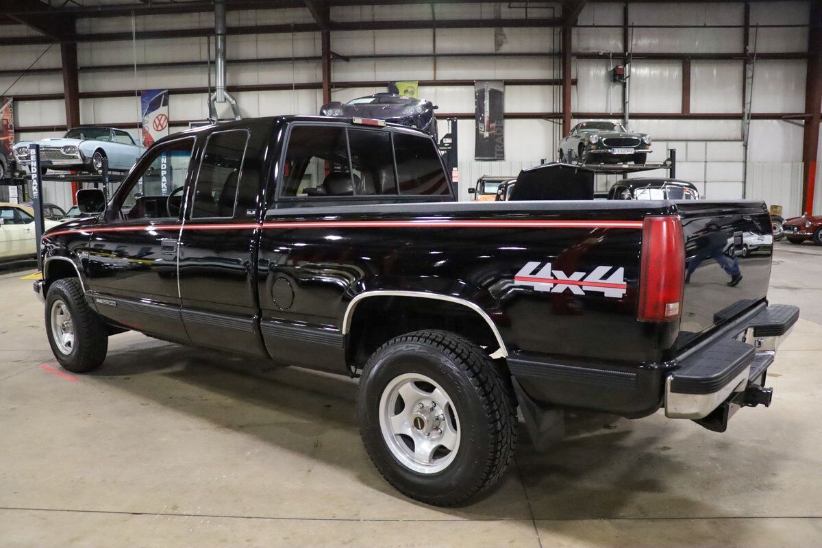 GMC-K2500-Pickup-1994-Black-Red-203397-5