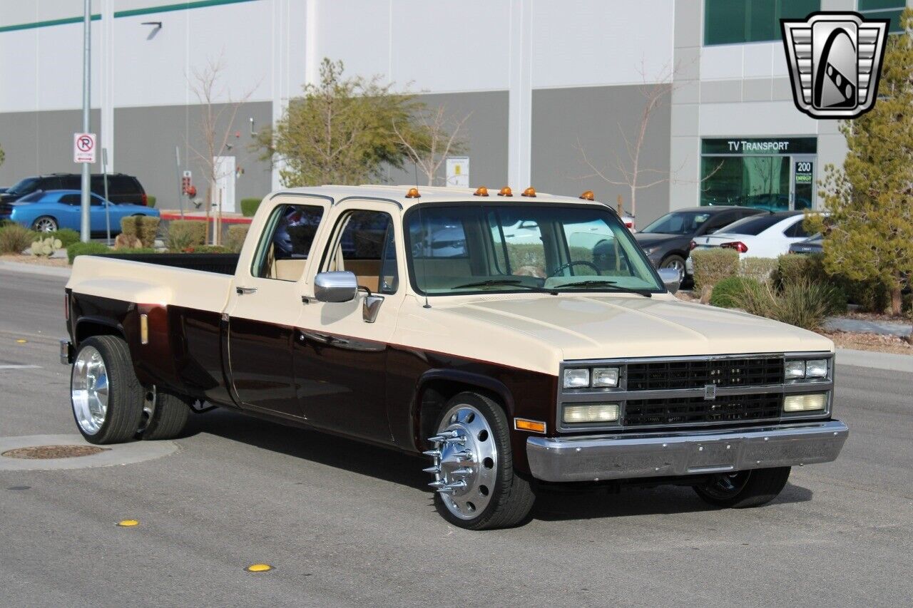 GMC-R-Conventional-1989-Red-Tan-44239-11