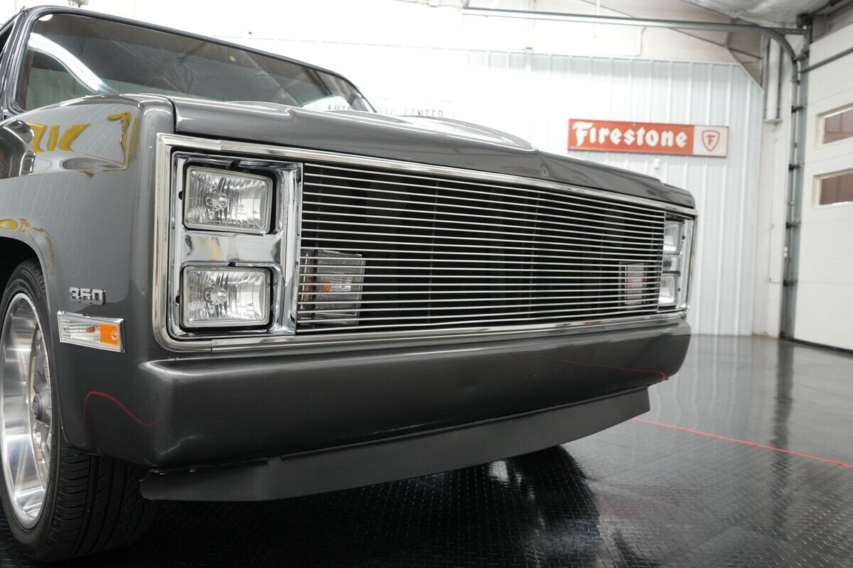 GMC-R1500-1987-Charcoal-Red-0-23