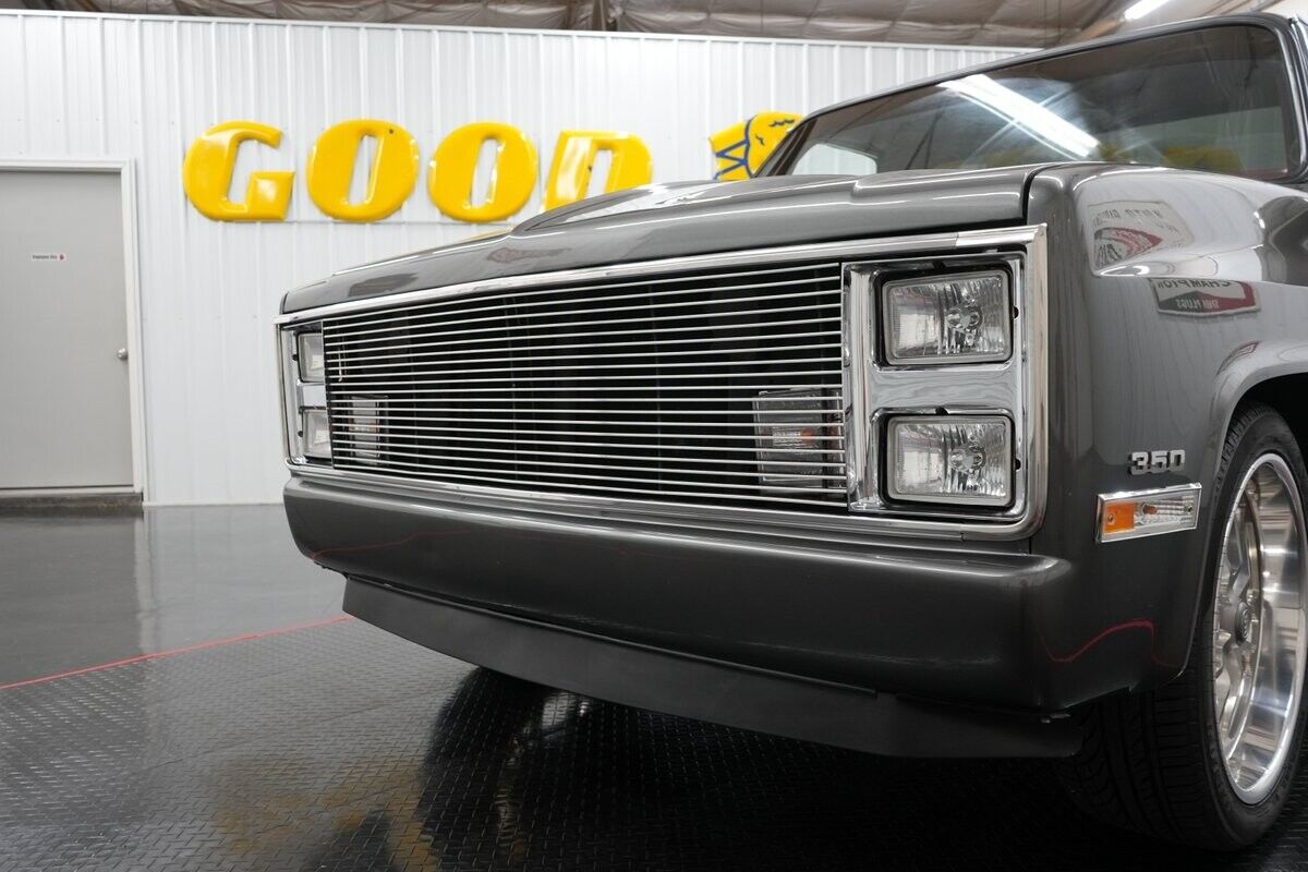 GMC-R1500-1987-Charcoal-Red-0-29