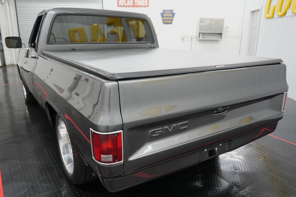 GMC-R1500-1987-Charcoal-Red-0-6