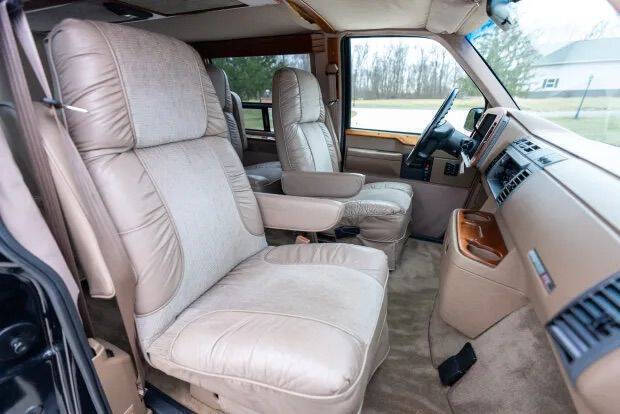 GMC-Safari-Van-1994-Black-Tan-78151-3