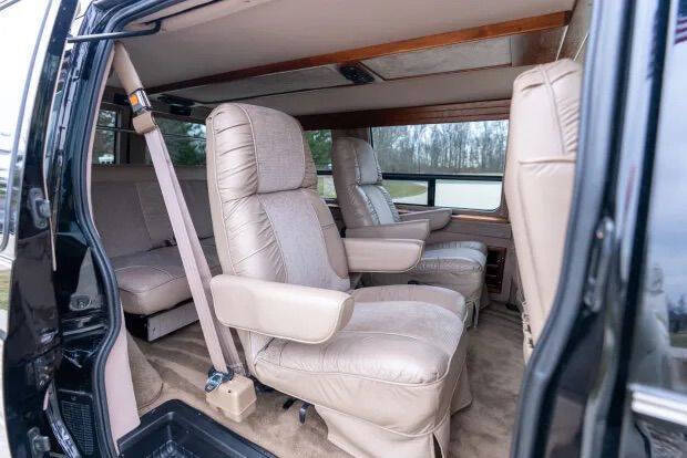 GMC-Safari-Van-1994-Black-Tan-78151-4