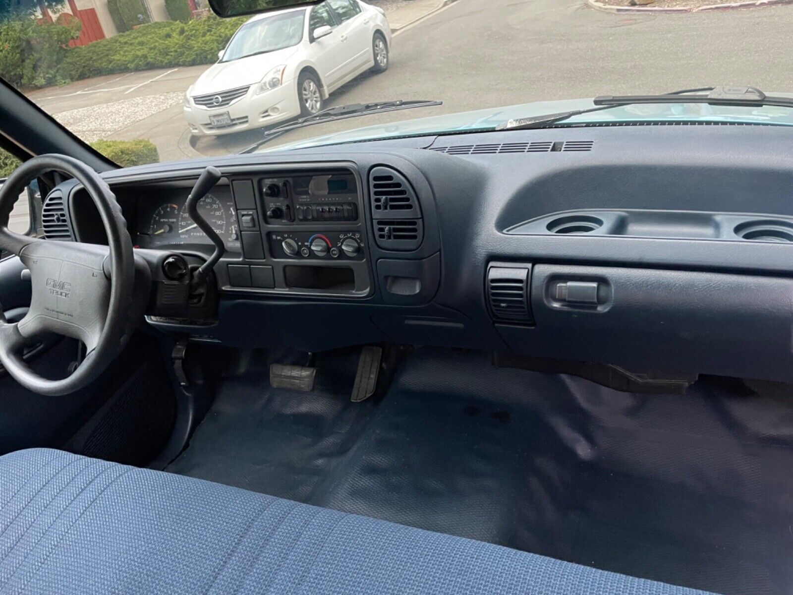 GMC-Sierra-1500-1995-Blue-208114-11