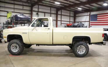 GMC-Sierra-1500-Pickup-1981-Cream-Brown-0-3