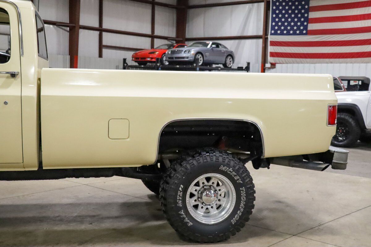 GMC-Sierra-1500-Pickup-1981-Cream-Brown-0-4