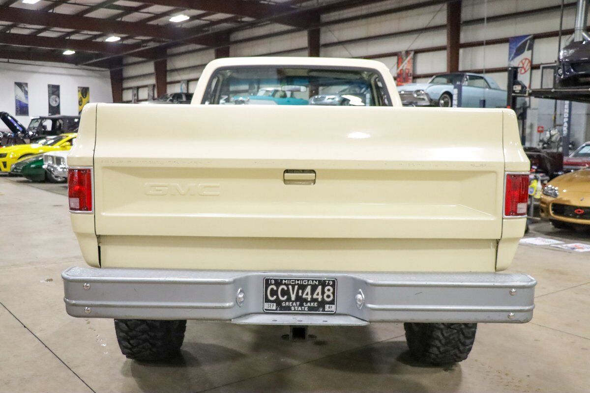 GMC-Sierra-1500-Pickup-1981-Cream-Brown-0-6