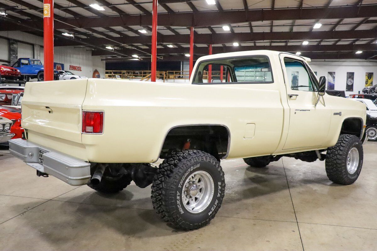 GMC-Sierra-1500-Pickup-1981-Cream-Brown-0-7