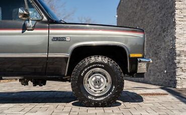 GMC-Sierra-1500-Pickup-1986-Silver-Black-83895-15