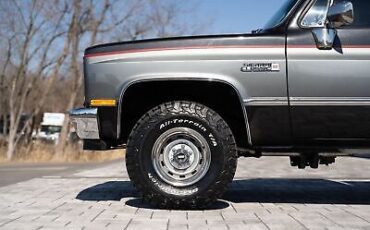 GMC-Sierra-1500-Pickup-1986-Silver-Black-83895-2