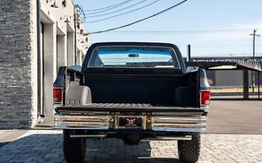 GMC-Sierra-1500-Pickup-1986-Silver-Black-83895-20