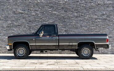 GMC-Sierra-1500-Pickup-1986-Silver-Black-83895-21